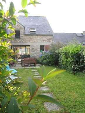 Maison en pierre accès 5 mn à pied plage